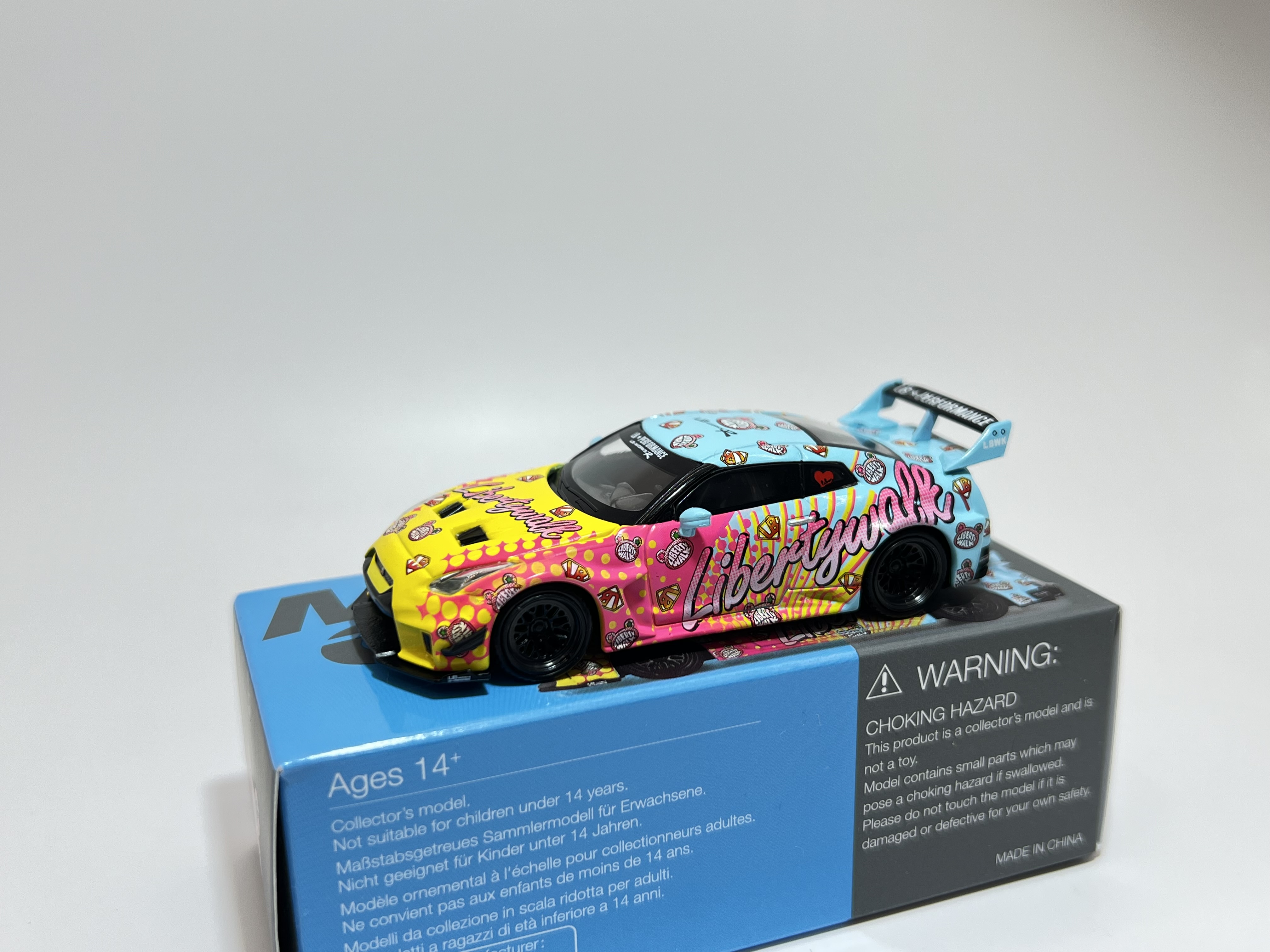 Mini GT 742 - LB-Silhouette Works GT Nissan R35 GT-R Ver.1 LBWK Kuma