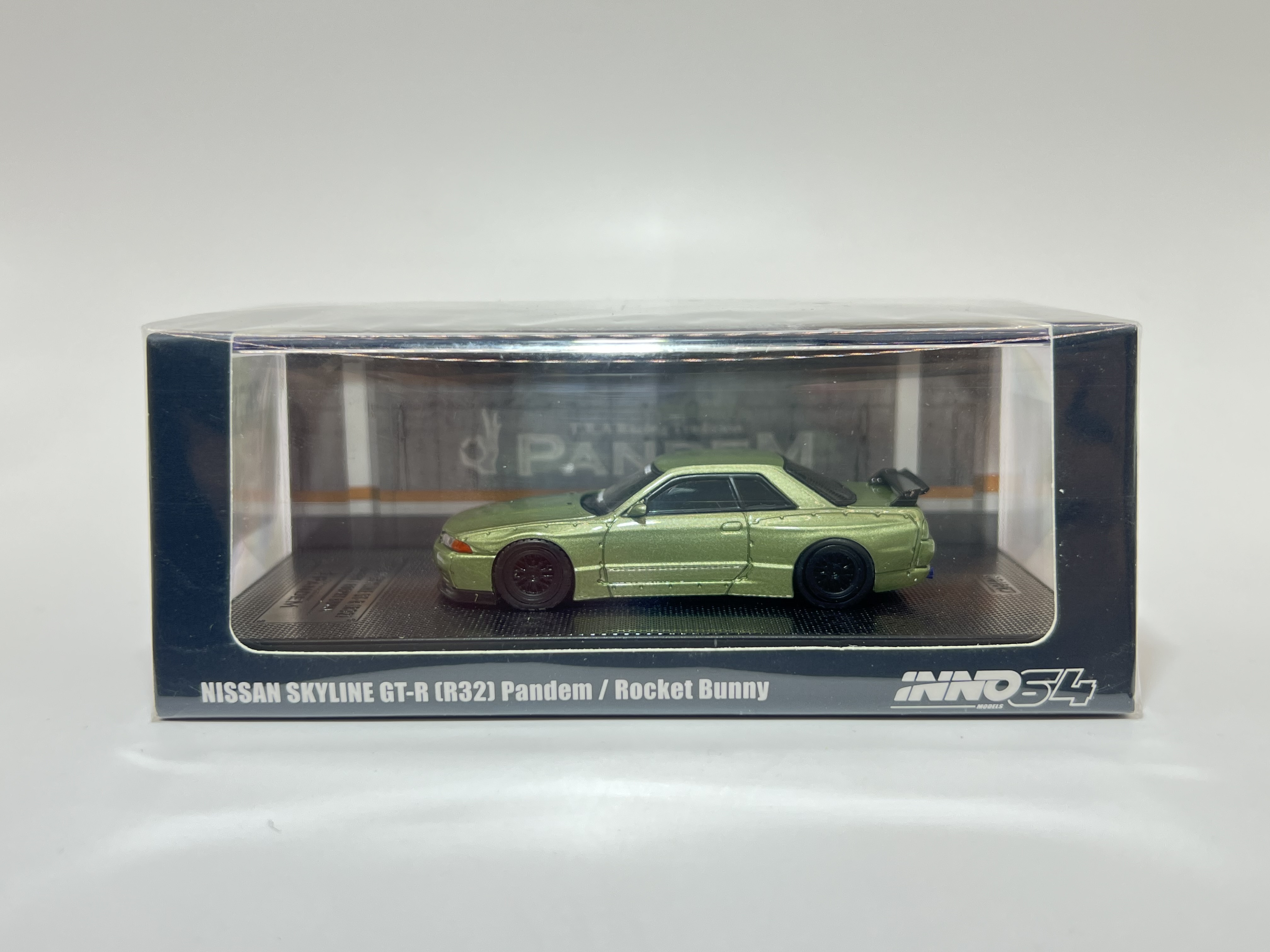 Inno64 - Nissan Skyline GT-R R32 Pandem / Rocket Bunny Millenium Jade