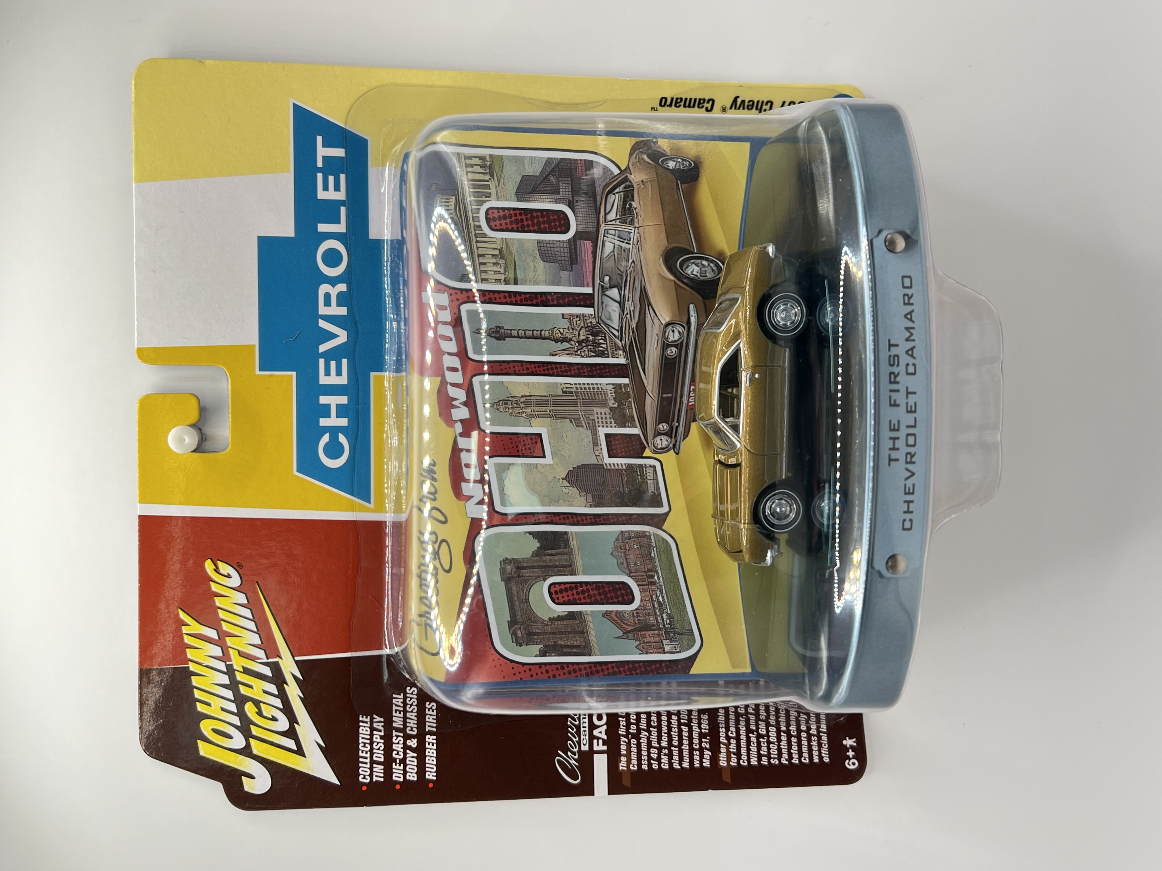 Johnny Lightning - 1957 Chevy Camaro