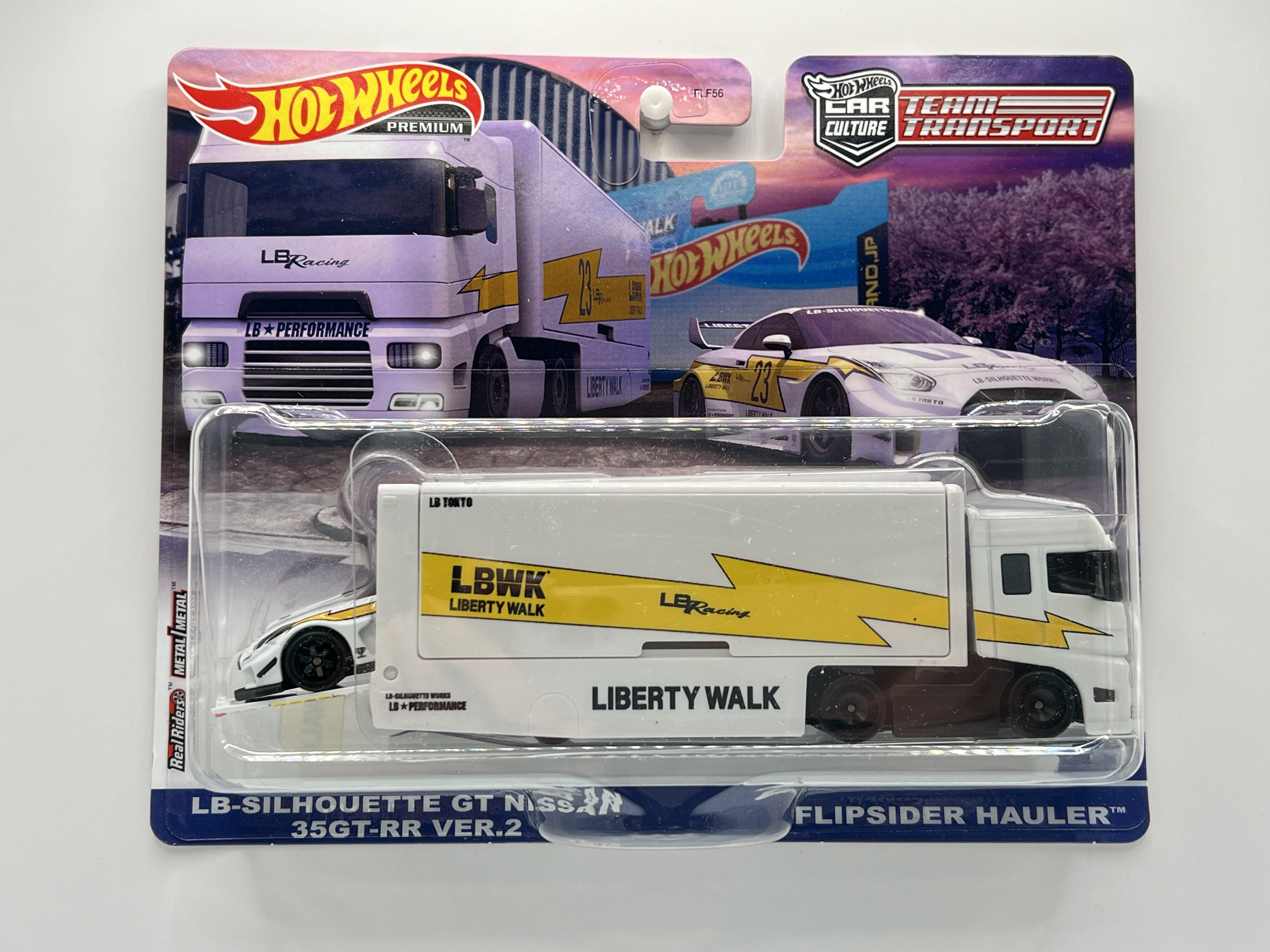 Hot Wheels Premium Team Transport #56 Nissan GTR LBWK