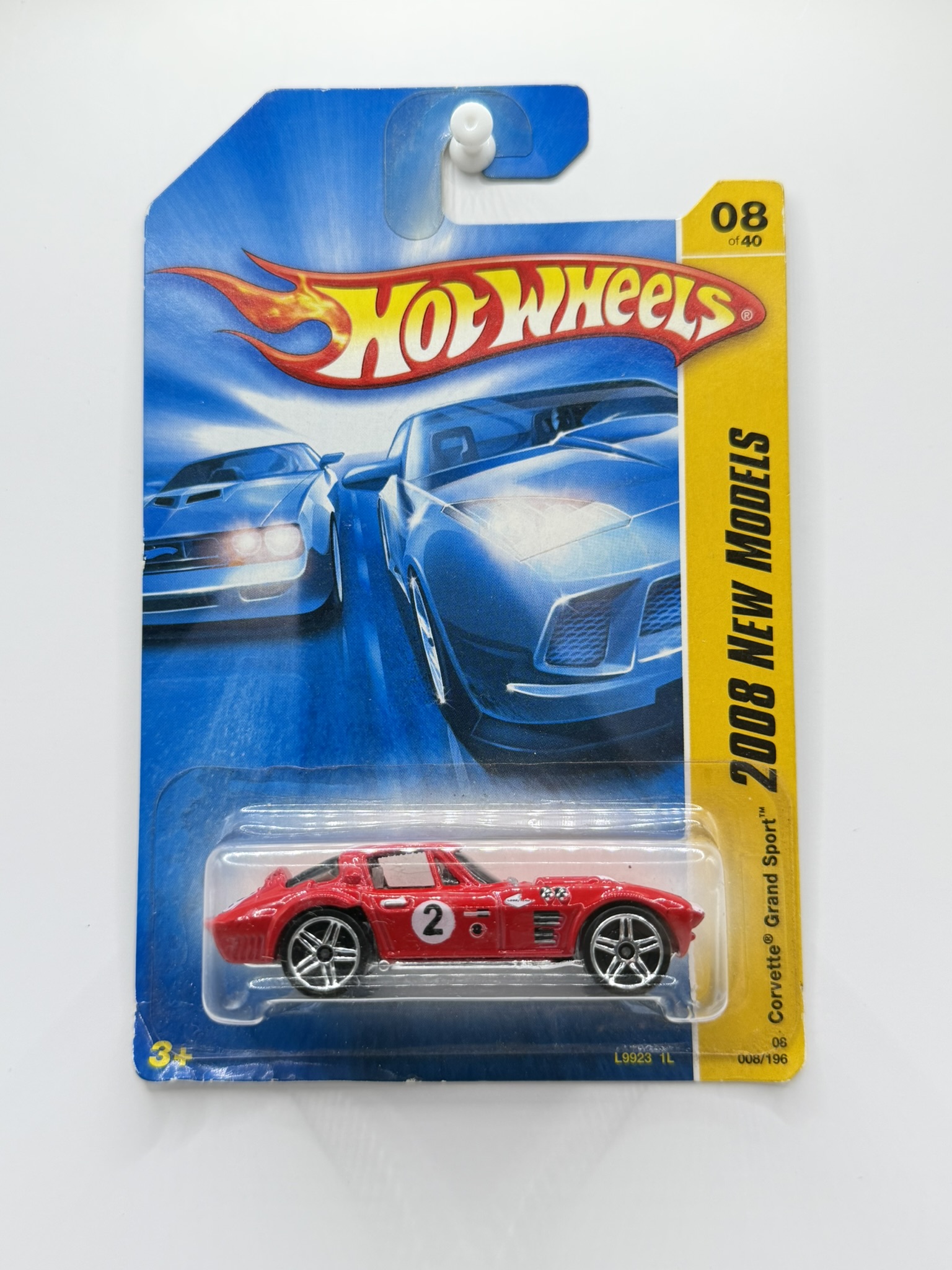 Hot Wheels Corvette Grand Sport Red - POMAČKANÁ KARTA
