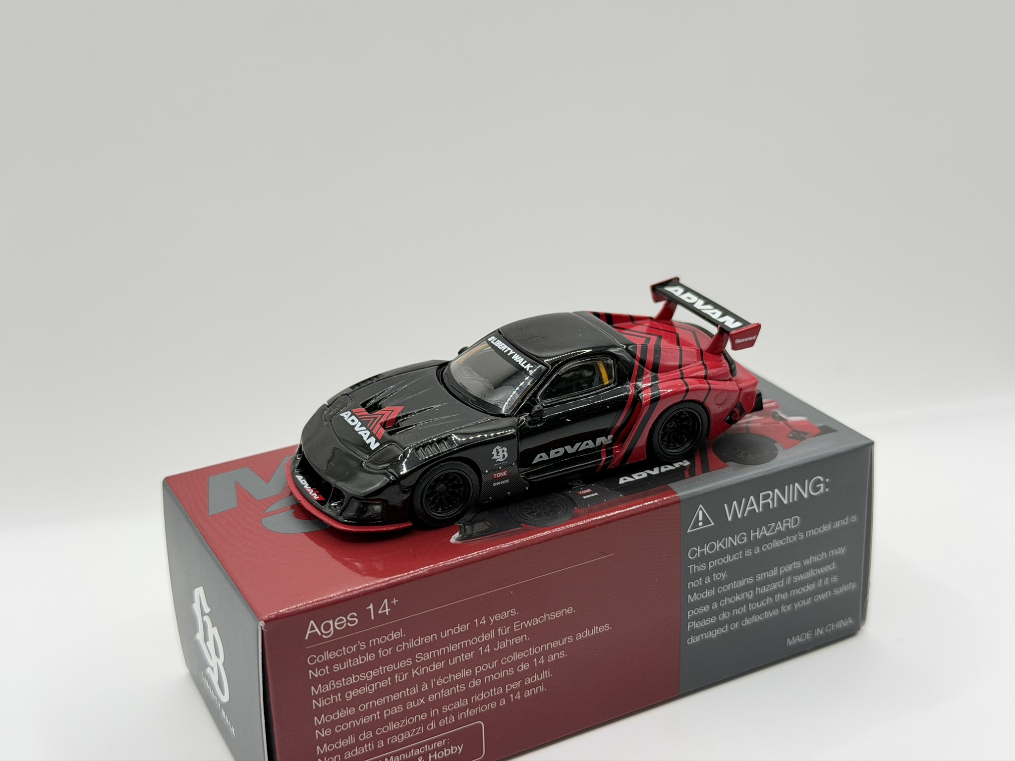 Mini GT 983 - Mazda RX-7 LBWK LB-Super Silhouette Advan