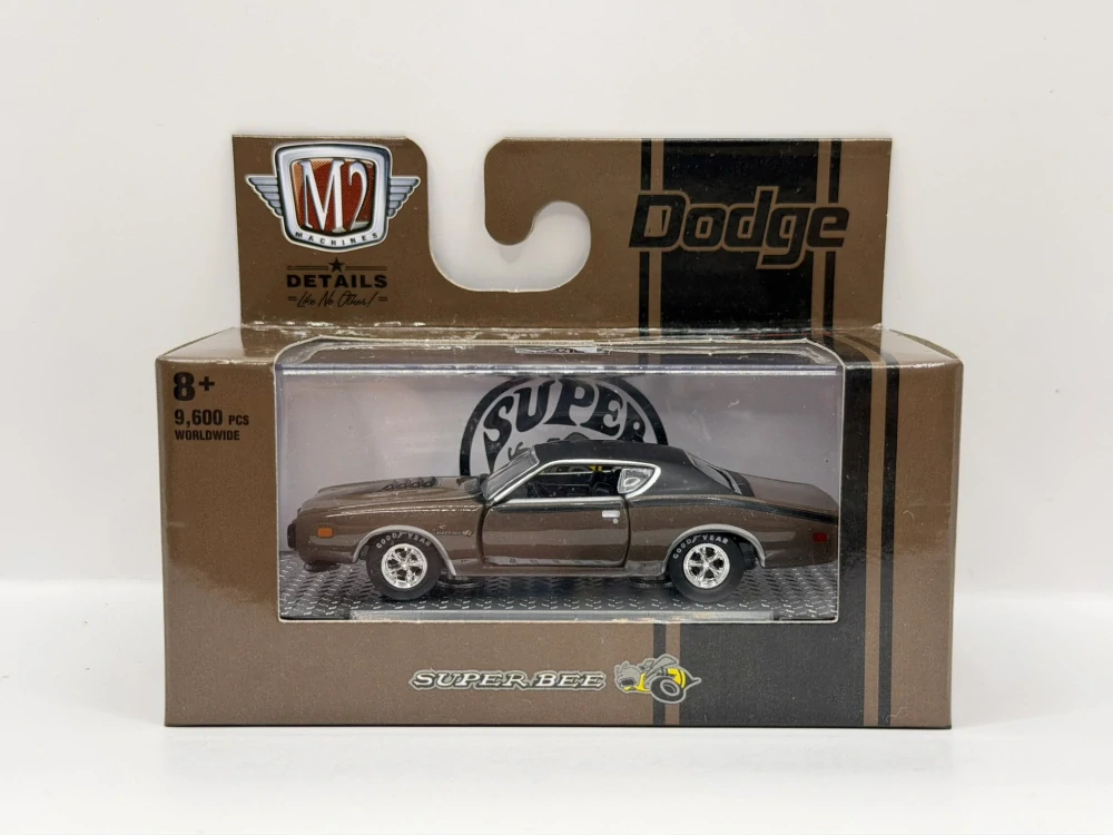 M2 Machines - 1971 Dodge Charger Super Bee