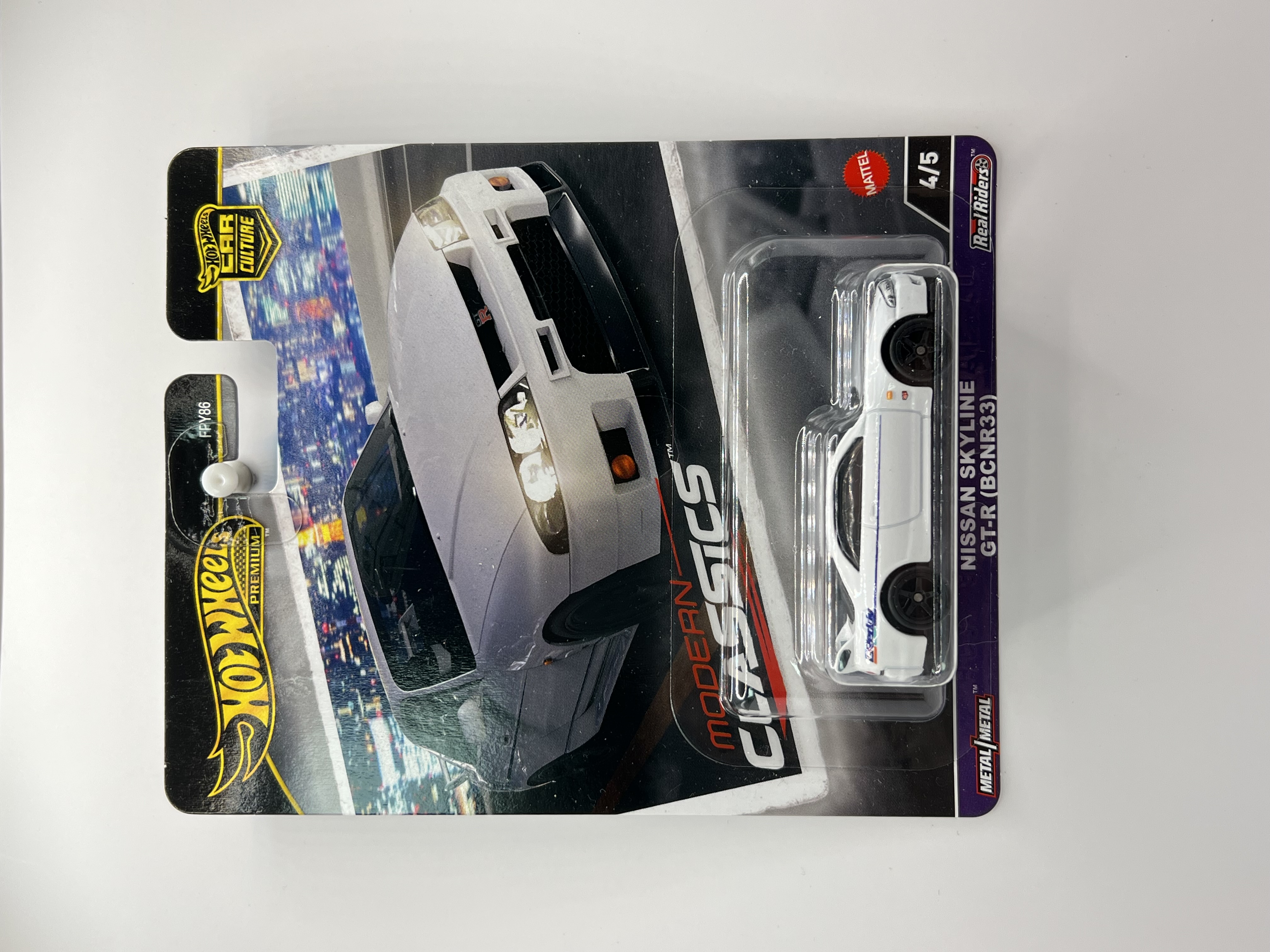Hot Wheels Premium Nissan Skyline GT-R R33 Modern Classics 4/5