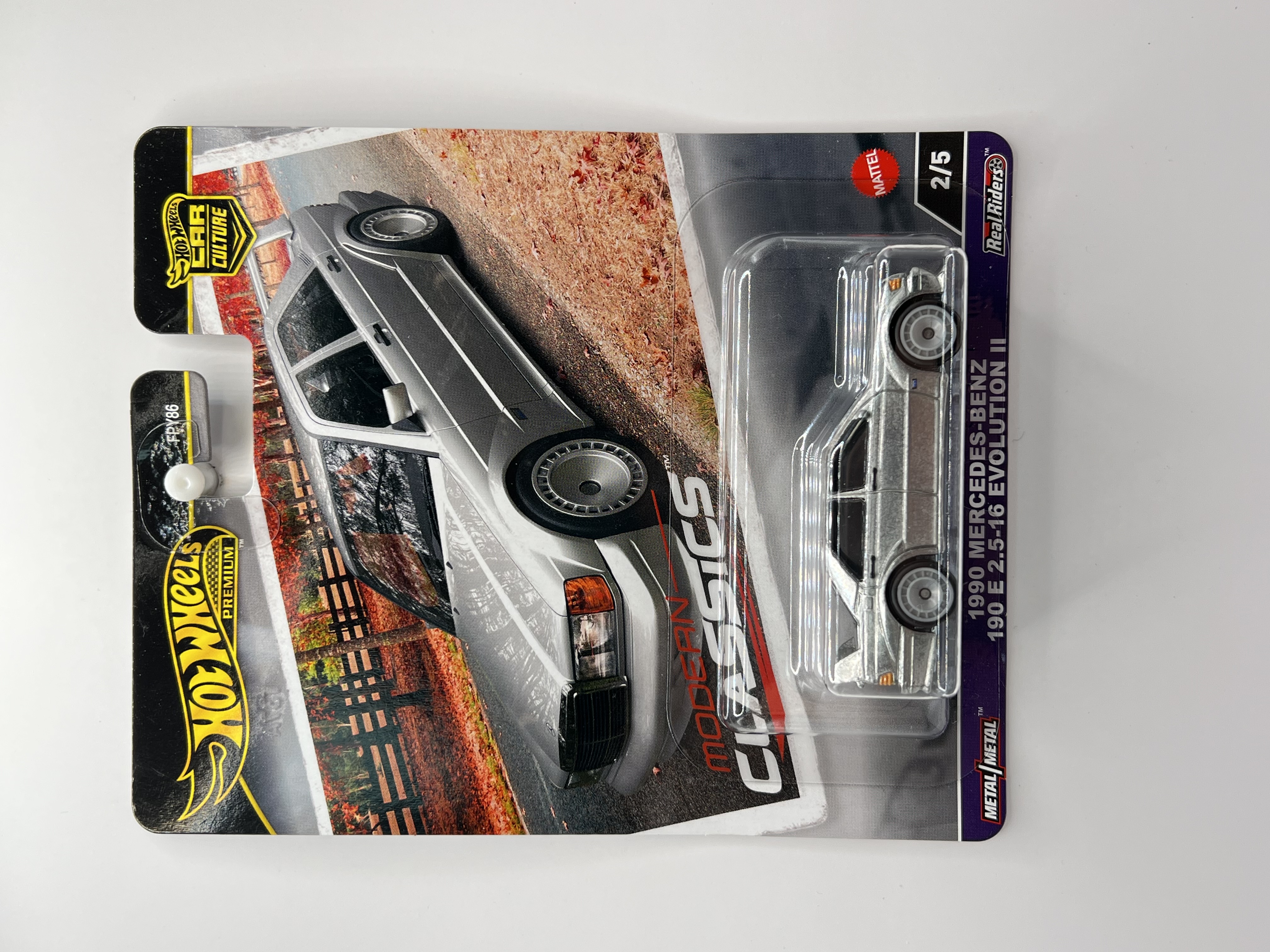 Hot Wheels Premium 1990 Mercedes-Benz 190 E 2.5-16 Evolution II Modern Classics 2/5