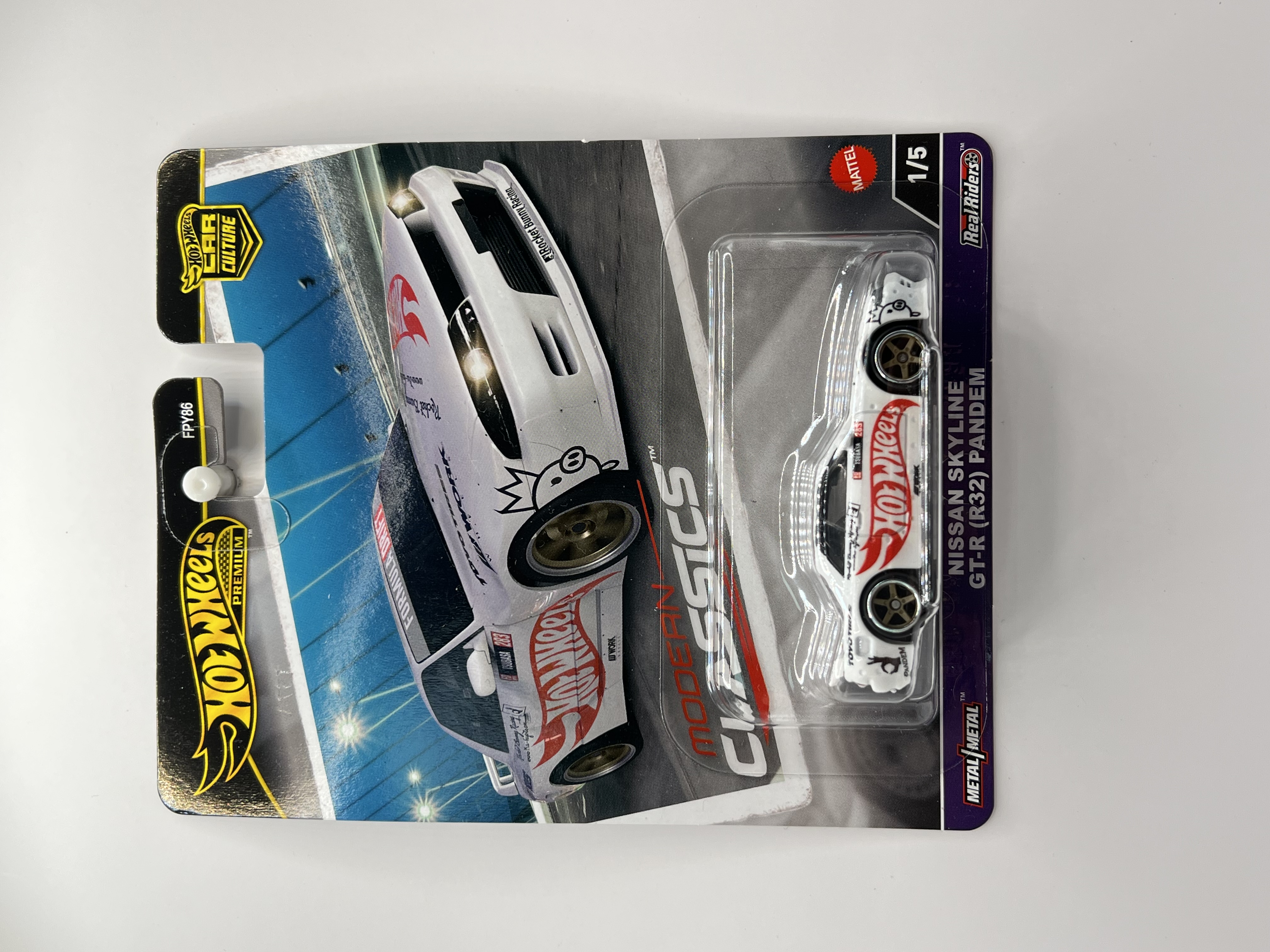 Hot Wheels Premium Nissan Skyline GT-R (R32) Pandem Modern Classics 1/5