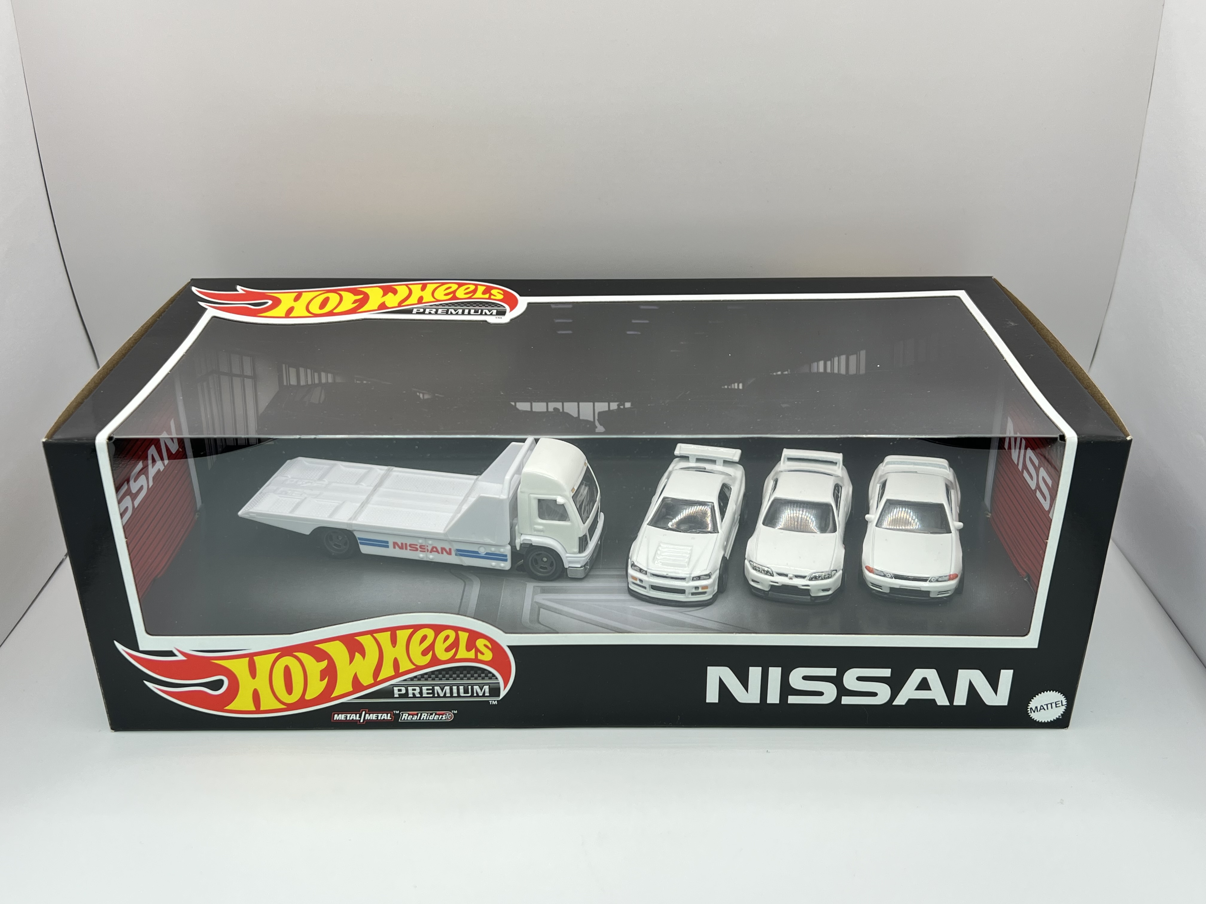Hot Wheels Premium Diorama Nissan GT-R