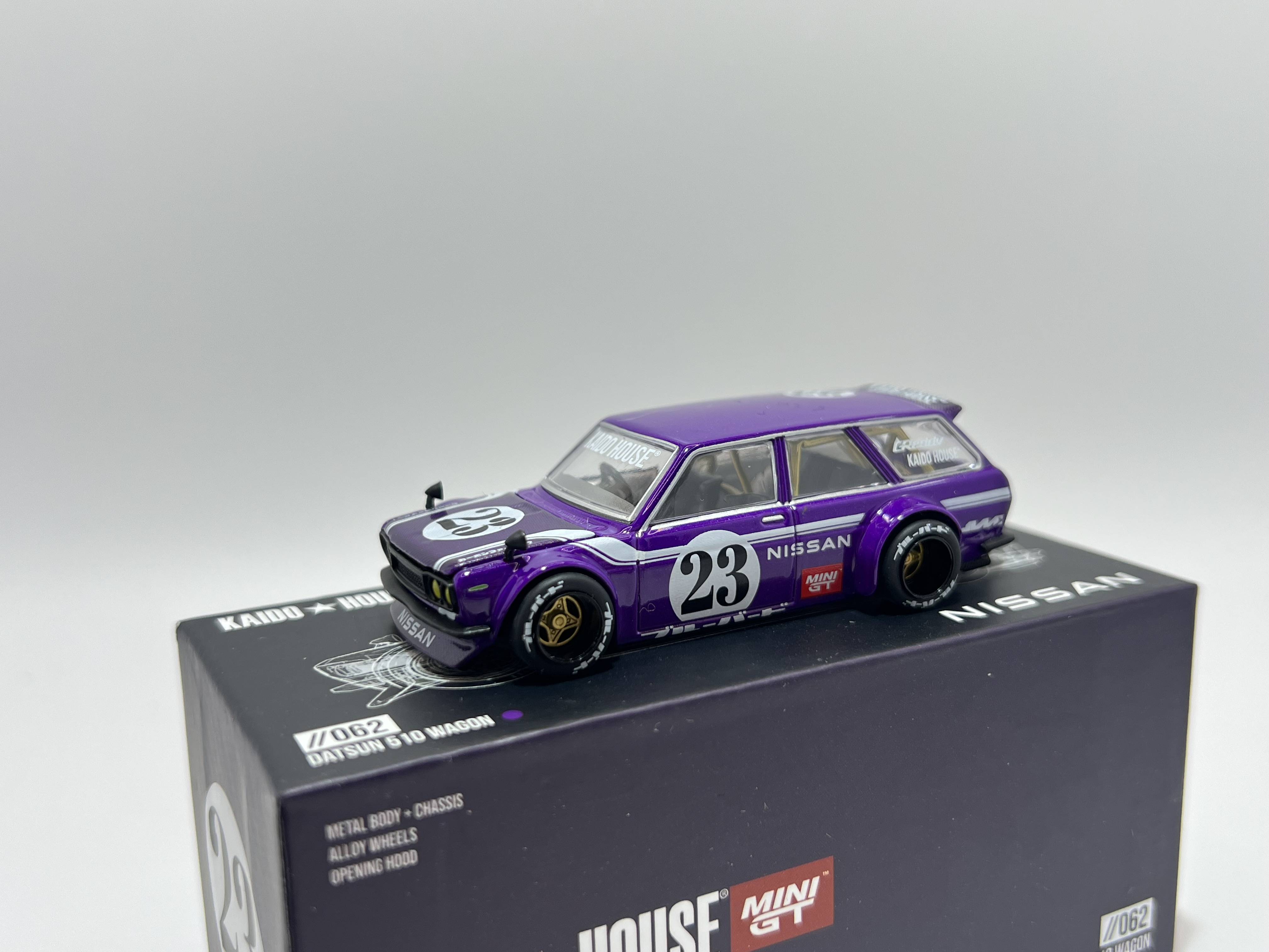 Kaido House 062 - Datsun Kaido 510 Wagon Carbon Fiber V1
