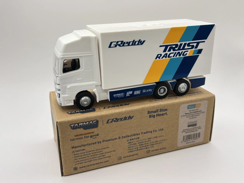 Tarmac Works - Nissan GT-R Nismo GT3 GReddy + Truck