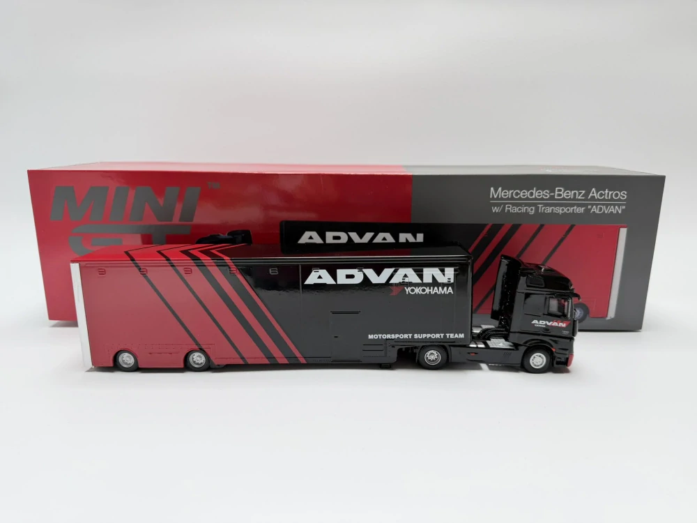 Mini GT 741 - Mercedes-Benz Actros w/ Racing Transporter "ADVAN"