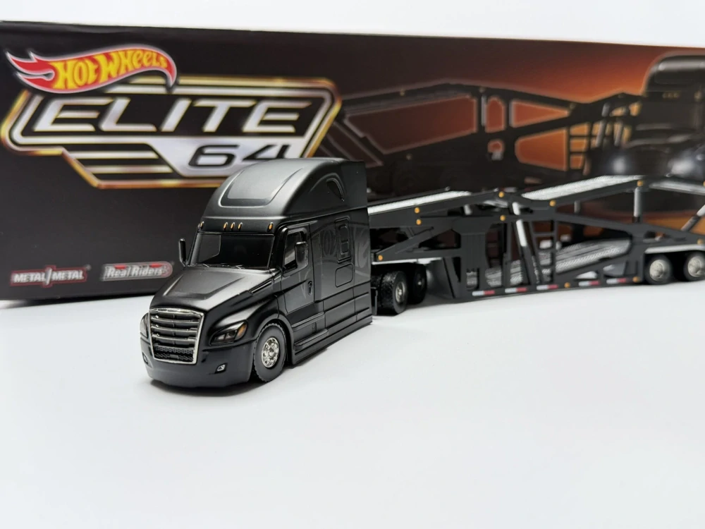 Hot Wheels ELITE64 Freightliner Cascadia