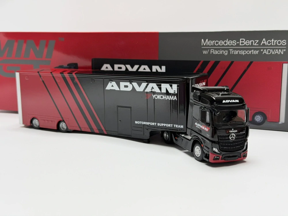 Mini GT 741 - Mercedes-Benz Actros w/ Racing Transporter "ADVAN"