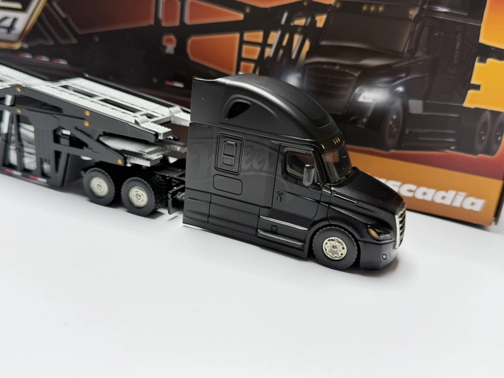 Hot Wheels ELITE64 Freightliner Cascadia