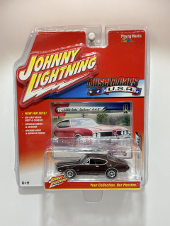 Johnny Lightning - 1969 Olds Cutlass 4-4-2
