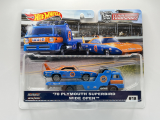Hot Wheels Premium Team Transport #18 '70 Plymouth Superbird