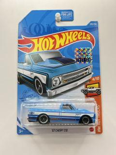Hot Wheels ´67 Chevy C10 FACTORY SEALED 2021