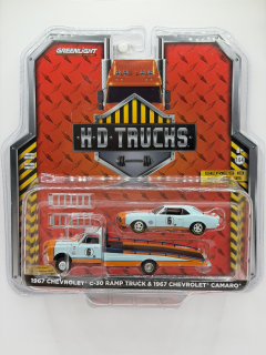 GreenLight - 1967 Chevrolet C-30 Ramp Truck & 1967 Cherolet Camaro GULF