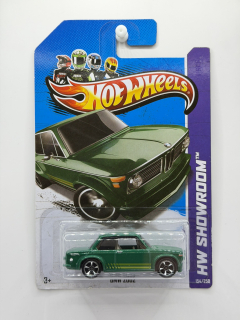 Hot Wheels BMW 2002 Green - ZMAČKLÝ BLISTER