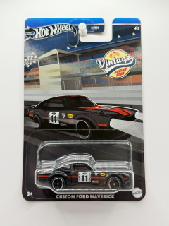 Hot Wheels Custom Ford Maverick Vintage Racing Club 4/5