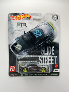 Hot Wheels Premium '20 Ford Mustang RTR Spec 5 Slide Street 5/5
