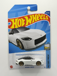 Hot Wheels Nissan Z Proto White