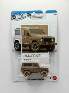 Hot Wheels Land Rover Defender 90 PANTONE 5/6