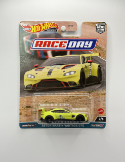Hot Wheels Premium Aston Martin Vantage GTE Race Day 2/5