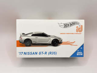 Hot Wheels iD '17 Nissan GT-R (R35) White
