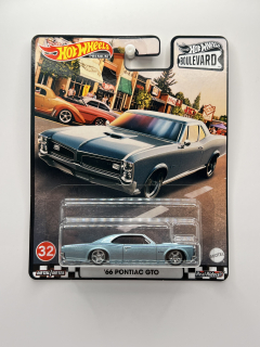 Hot Wheels Premium '66 Pontiac GTO Boulevard 32