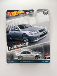 Hot Wheels Premium '98 Toyota Altezza Modern Classics 2/5