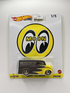 Hot Wheels Premium Dairy Delivery MOON 1/5